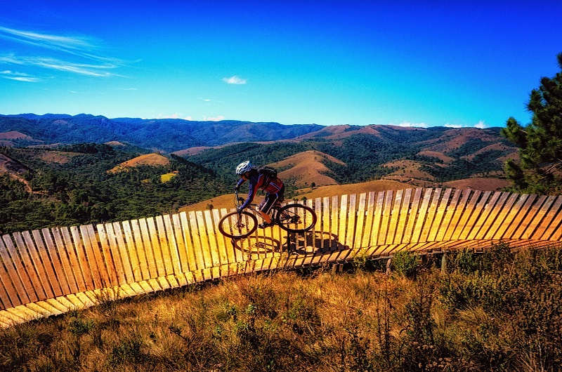 Beim Pumptrack-Rennen pumpst Du Dein Rad ins Ziel, die trittst es nicht.